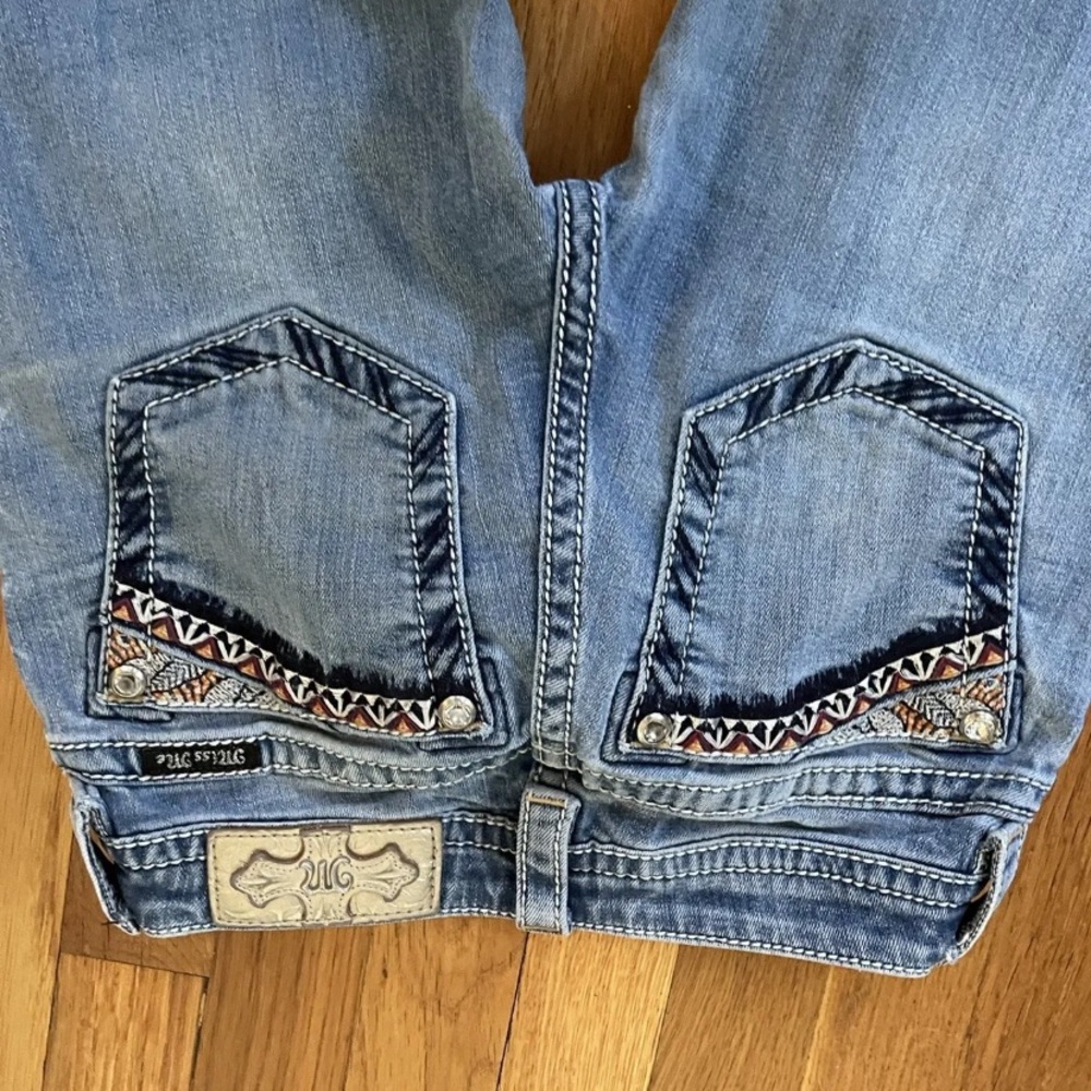 Miss Me Embroidered Flare - Picture 9 of 12